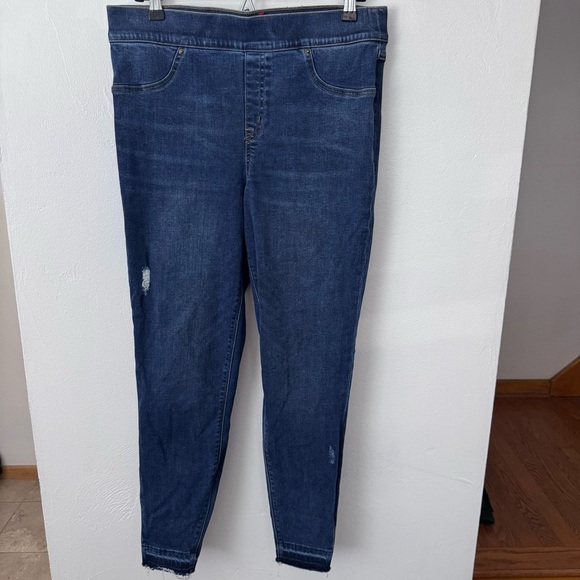Spanx pull on lightly distressed medium washed skinny jeans Size Large - Picture 1 of 7